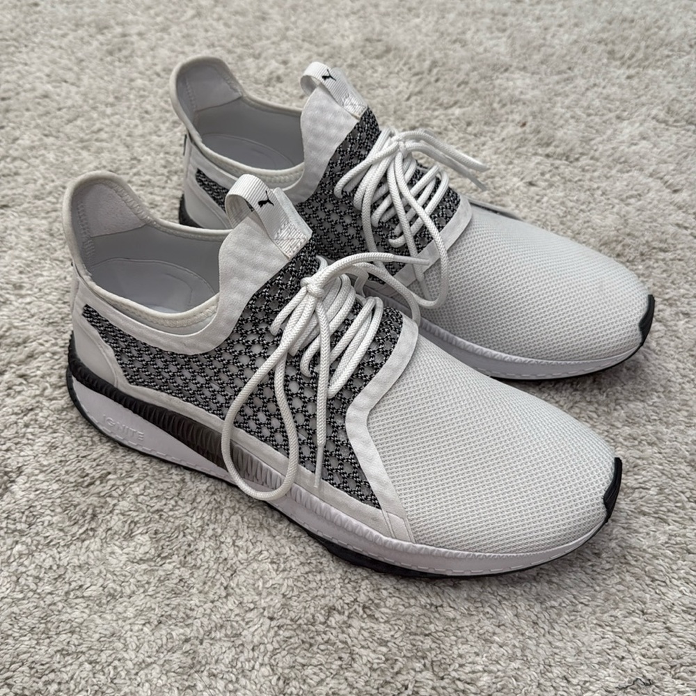 Men’s Puma sneakers